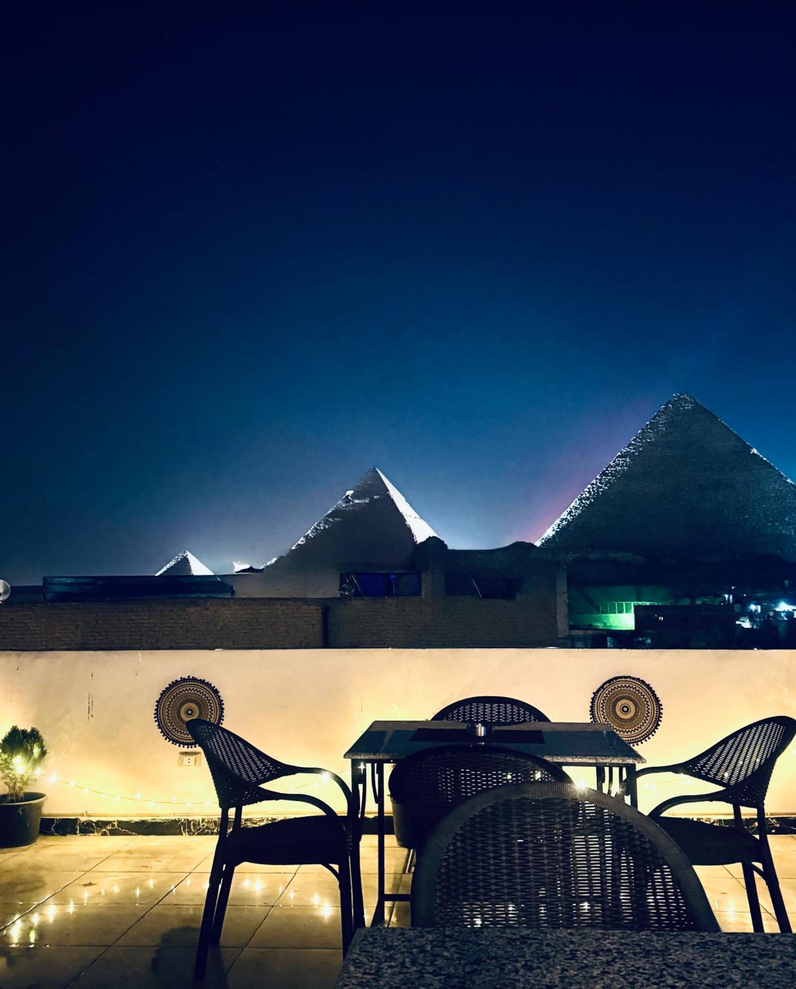 Horus Pyramids View Lägenhet Kairo Exteriör bild